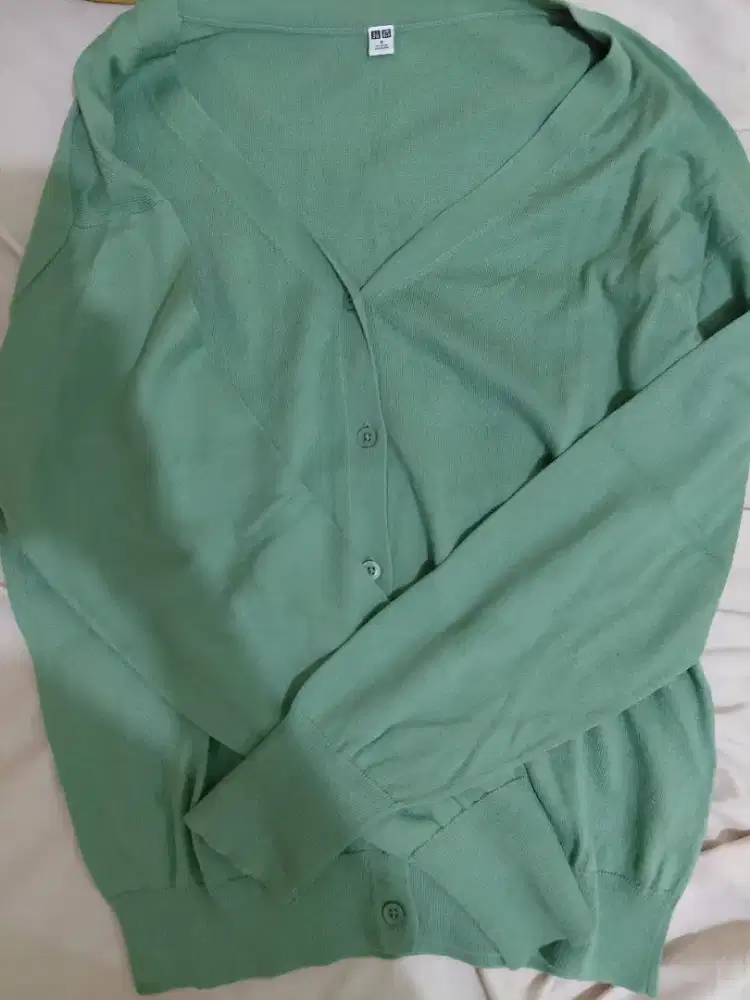 Cardigan Un1ql00 warna hijau