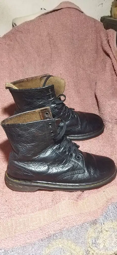 sepatu dokmart docmart