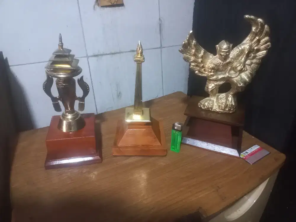 MINIATUR Trofi Display Garuda Monas Gd Sate