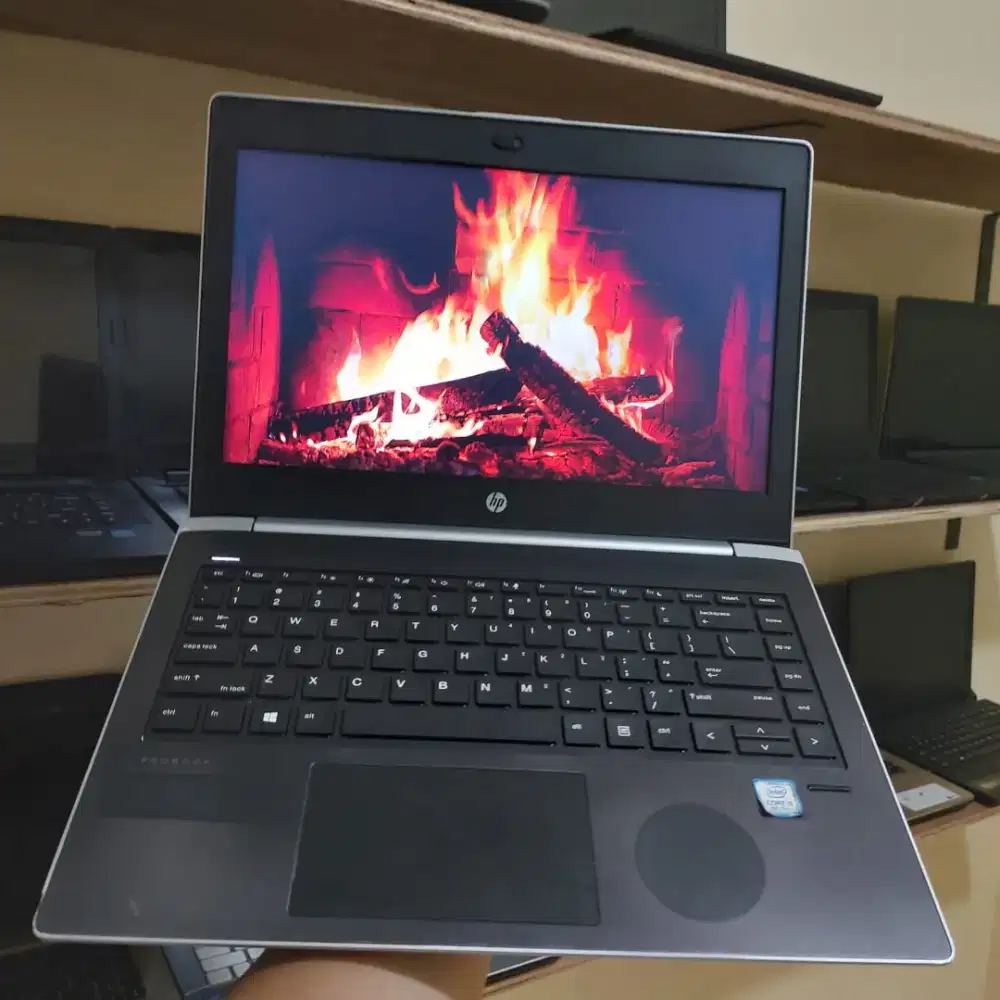 *No.18*

Cepat – HP ProBook 430 G5

Spesifikasi: