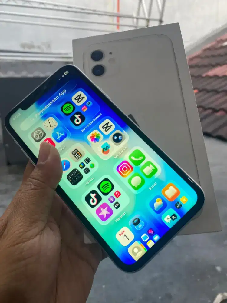 iphone 11 white 64GB / ori resmi ibox