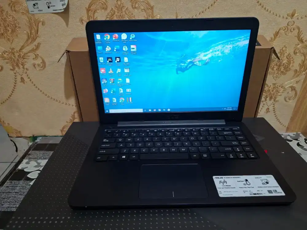 *No 50*

Laptop Asus E402Y

Spesifikasi :