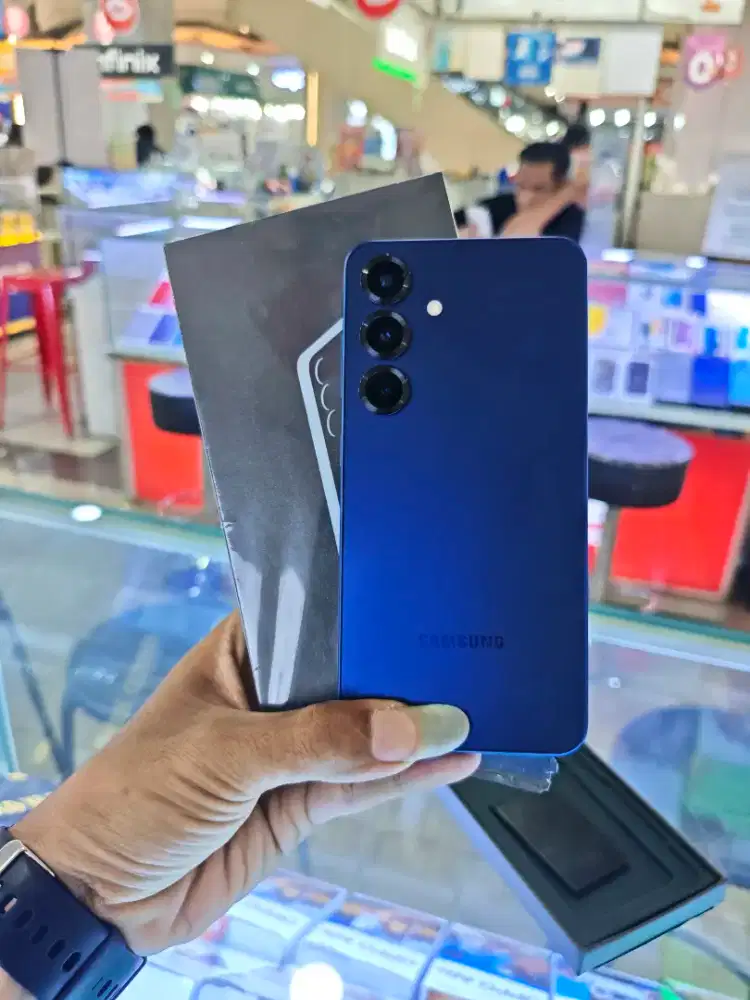 Samsung s25 12/256gb