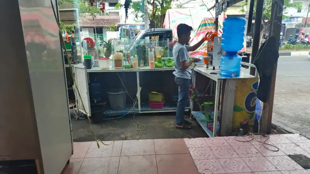 Perlengkapan jualan jus