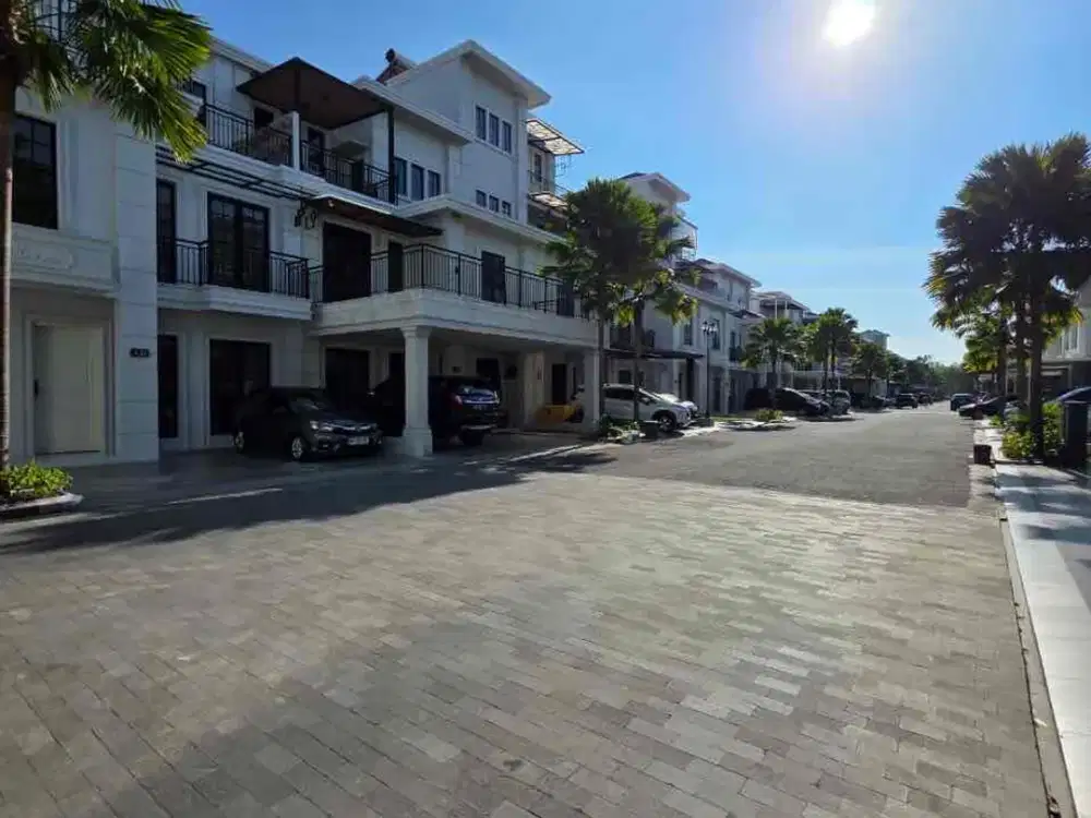 Villa Classic Modern Arsitektur Mewah Polonia Starban