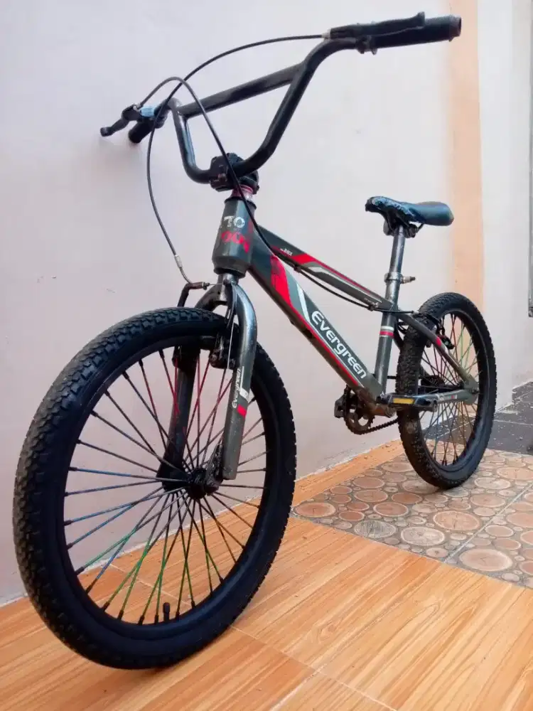 Sepeda BMX ukuran 20