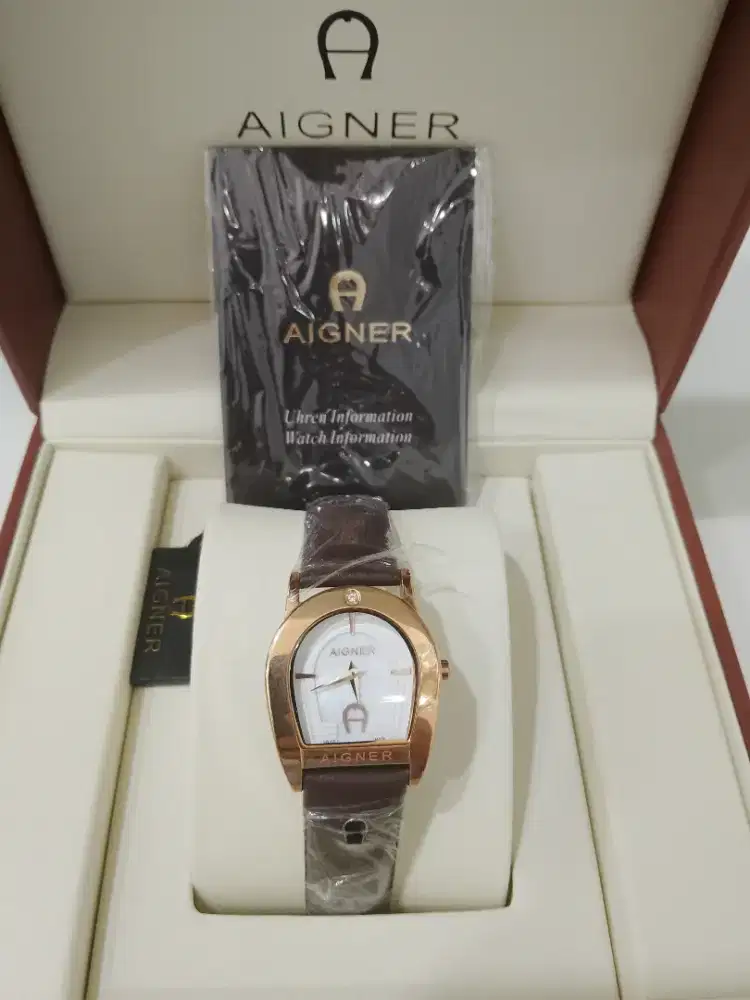 Jam Aigner wanita tali kulit