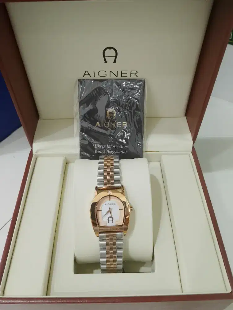Jam tangan wanita Aigner