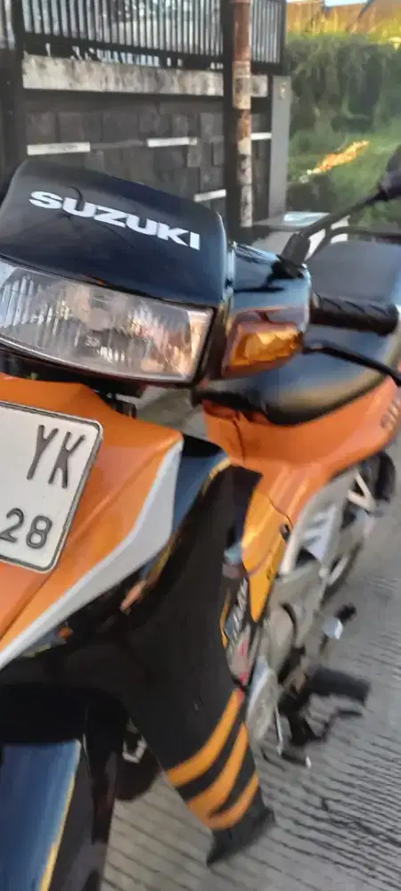 Suzuki satria 120 orange hitam