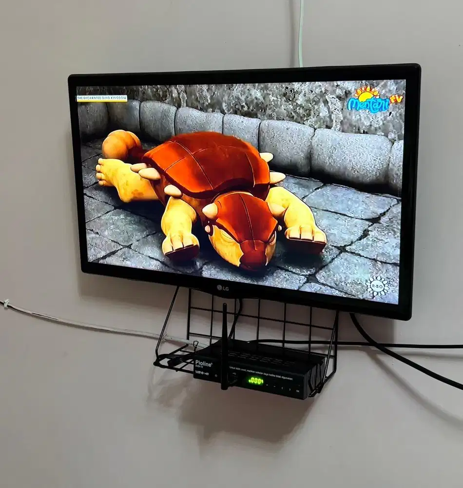 DIJUAL TV LED 24inch + set top box siap pakai