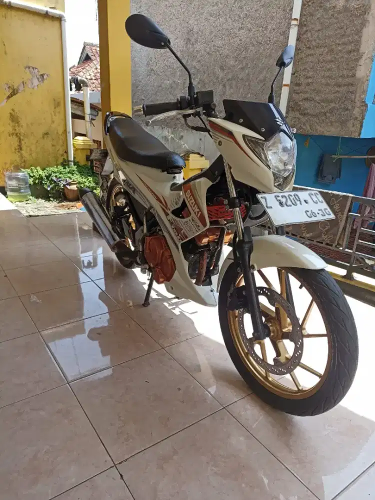 Motor bekas tahun 2015