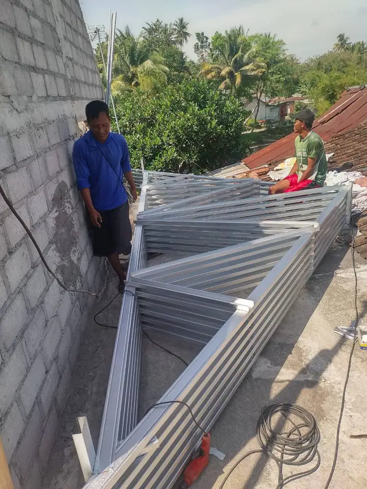 Renovasi Atap Rumah Ambruk Ganti Baja Ringan Awet Anti Lapuk dan Rayap