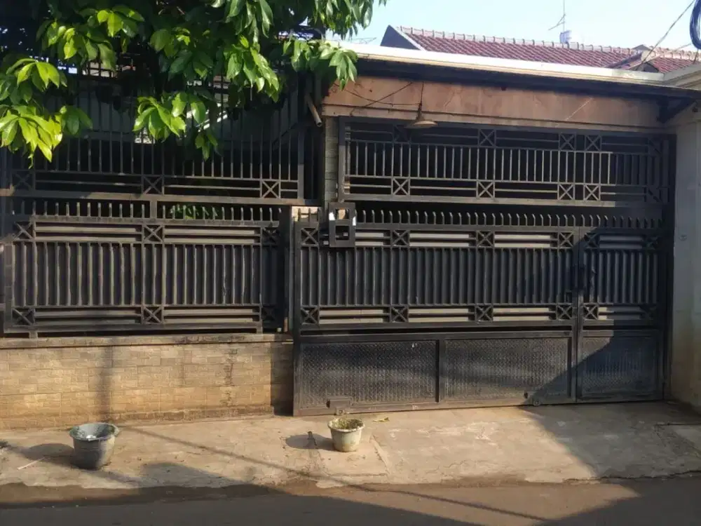 RUMAH BESAR MURAH !!! LUAS 298m di Jatisampurna Kota Bekasi