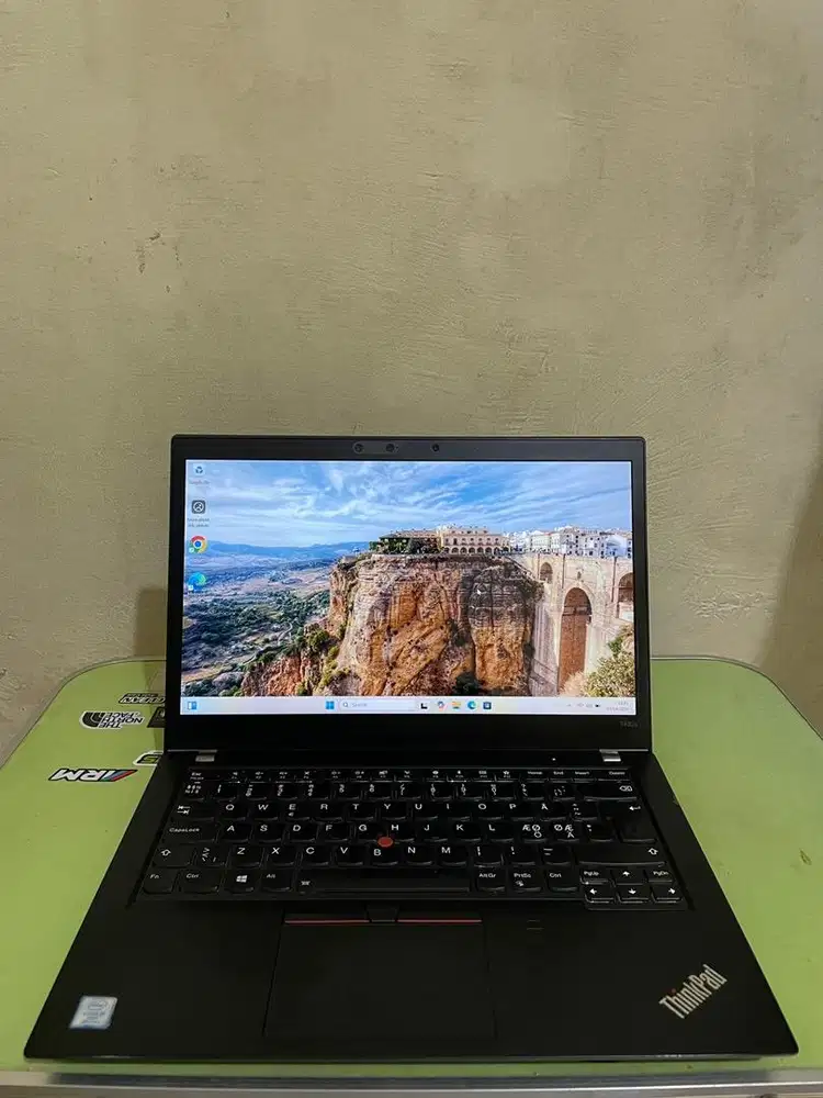Laptop Lenovo Thinkpad T480s Intel Core i5 Generasi 8