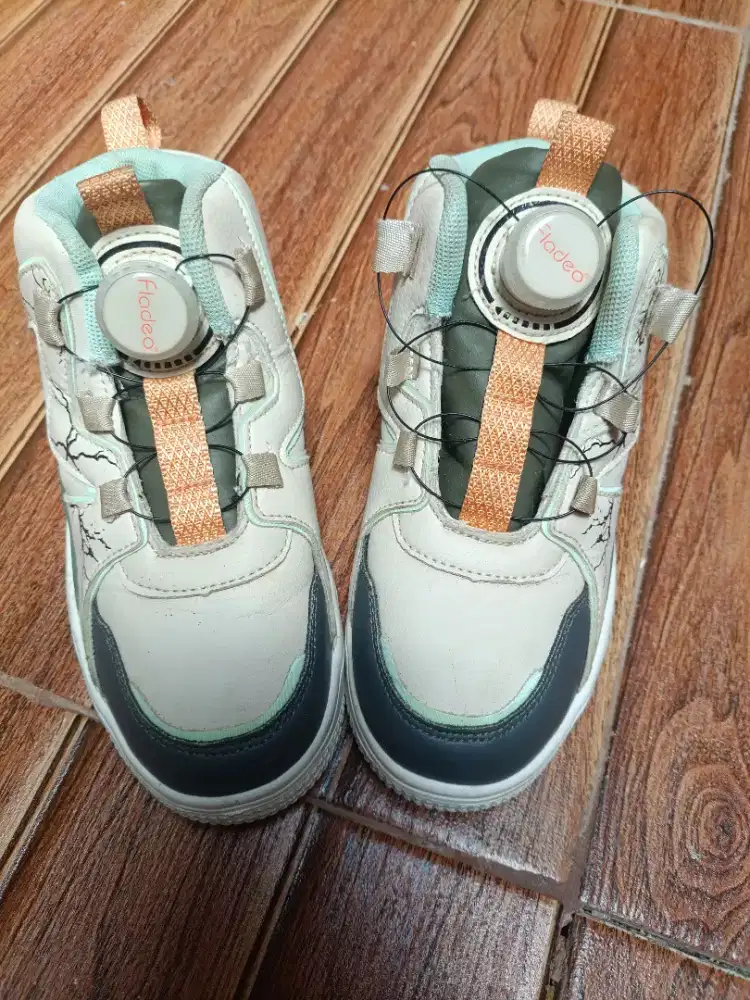 Sepatu Fladeo Anak ukuran 34