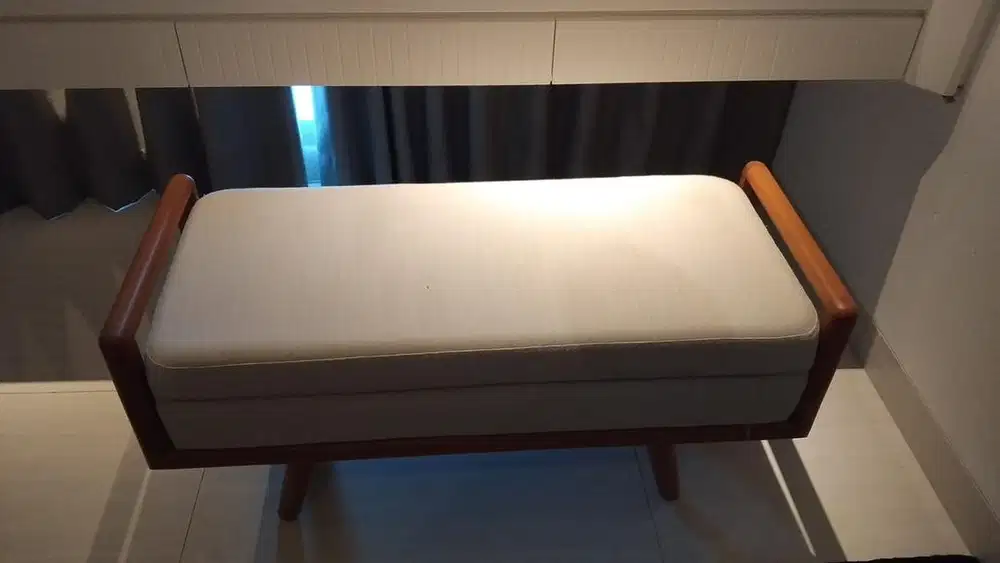 Kursi Rias Aesthethic