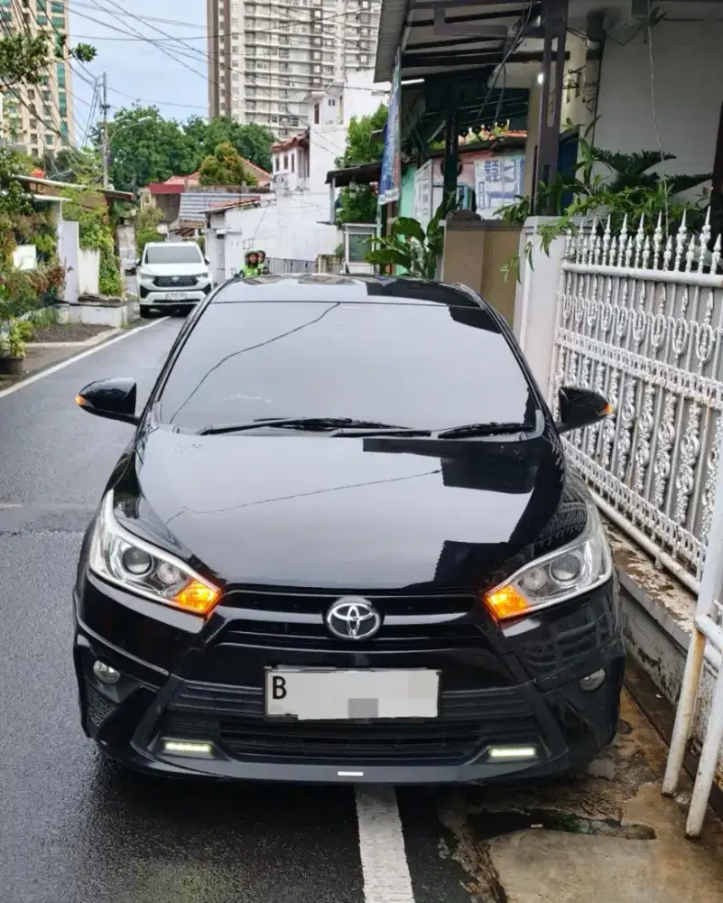 Toyota Yaris S TRD Sportivo 2017 Hitam