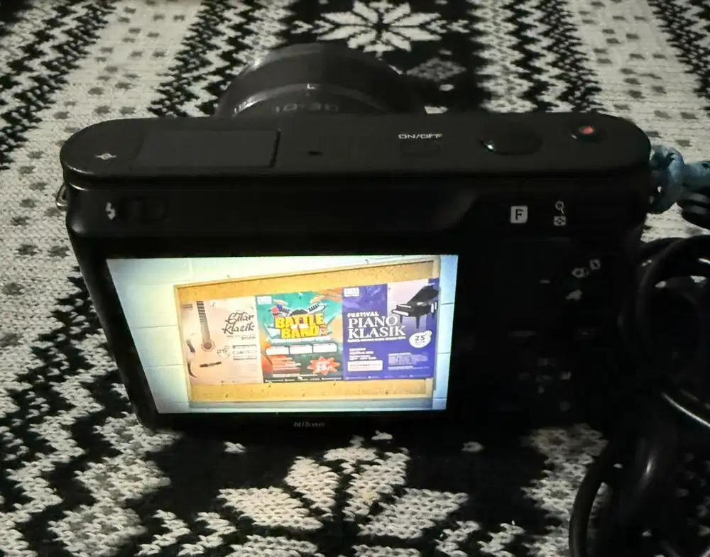 Dijual kamera mirrorless nikon J1