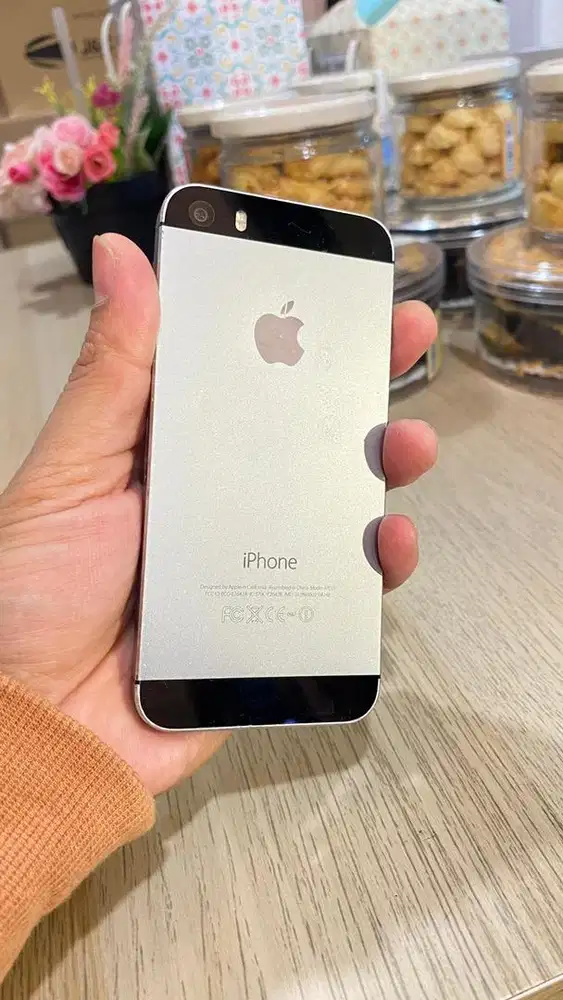 Iphone 5s grey cek deskripsi