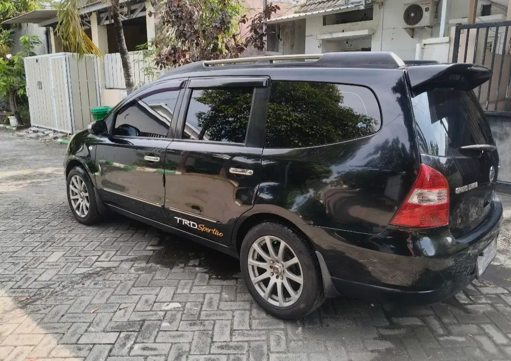 Nissan Grand livina 2012 Bensin