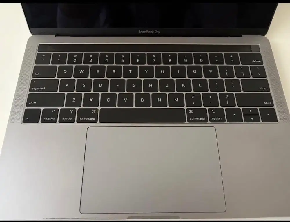 Macbook pro 2019 16/256 gb