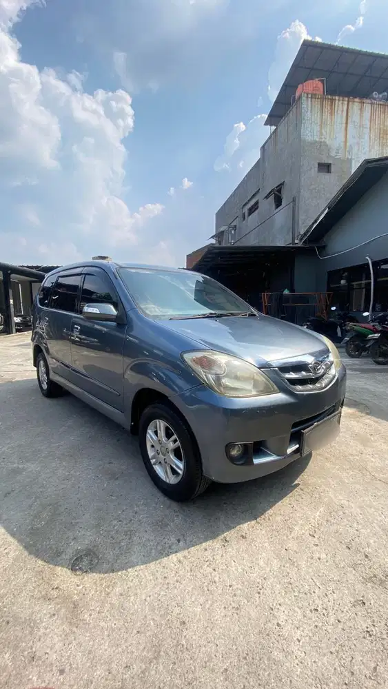 Daihatsu Xenia 2010 Bensin