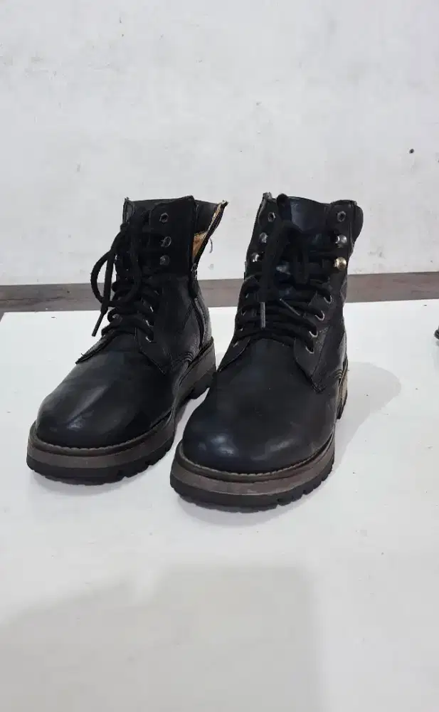 Sepatu Boots Hitam Size 40