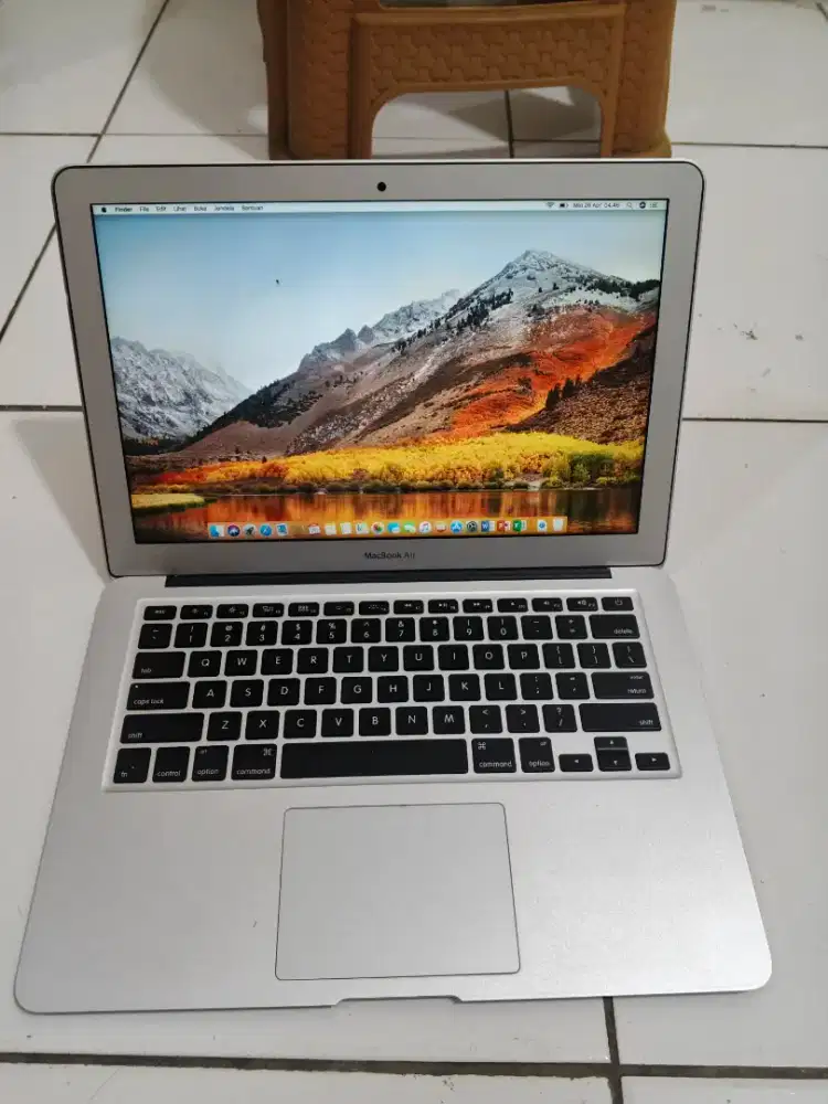 Macbook air 13inch ,