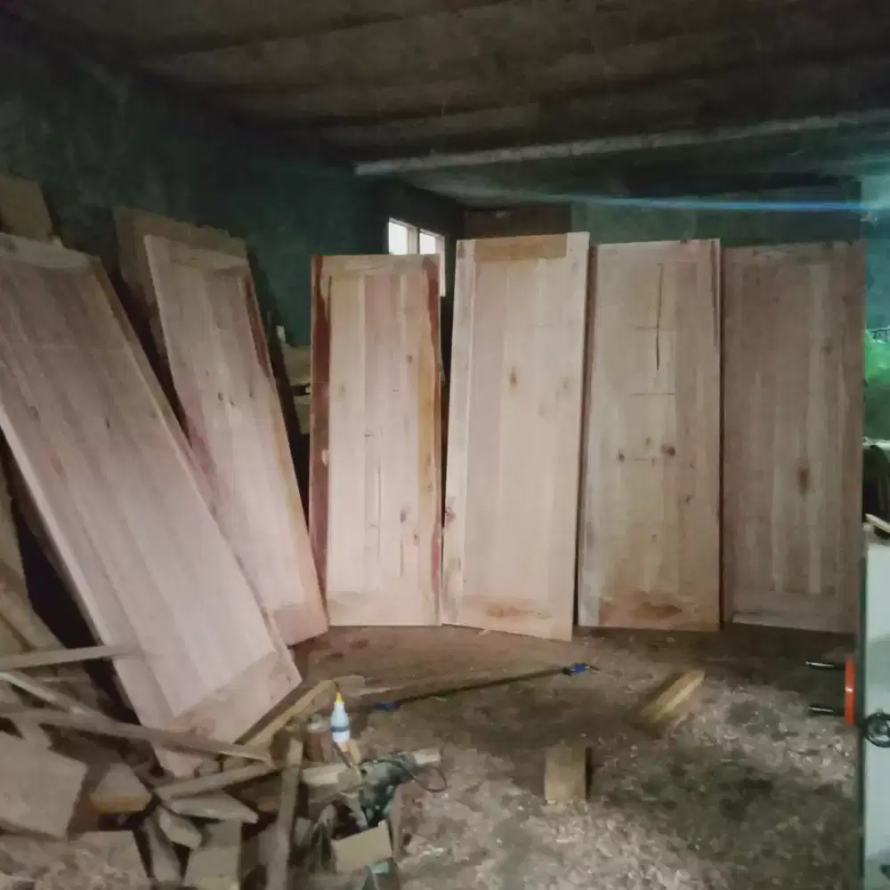 Pintu kamar kayu mahoni