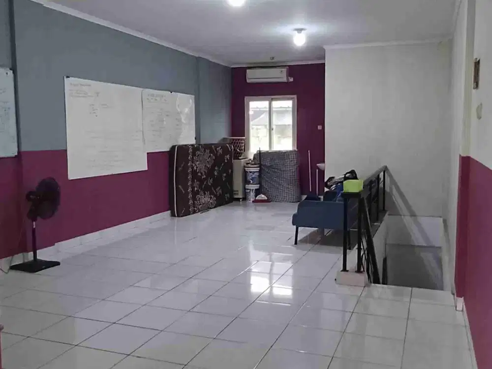 Ruko Disewakan lantai atas, cocok untuk kantor dll