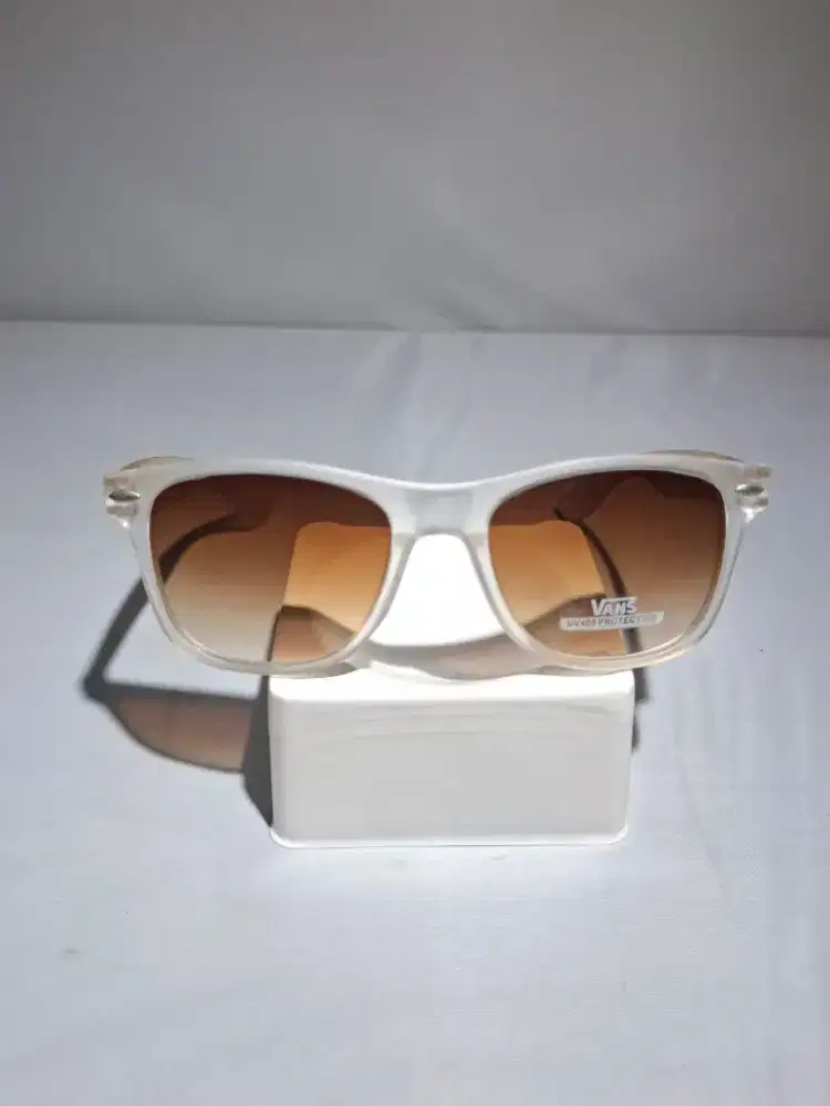 Kacamata Vans UV400 protection