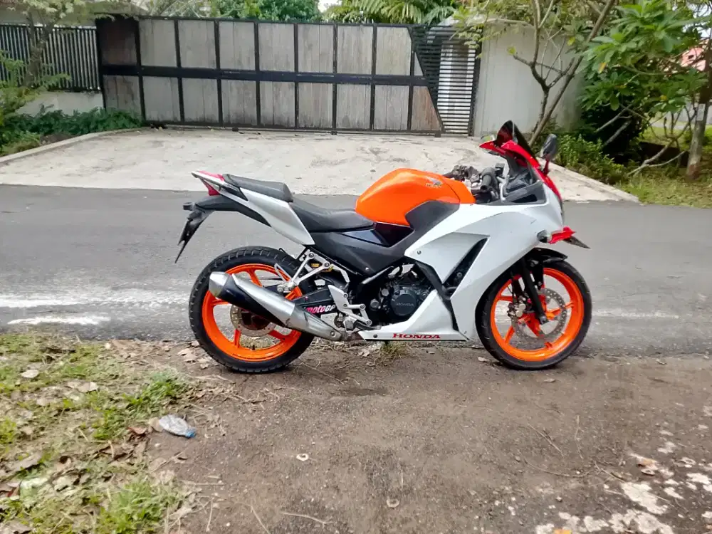 Honda CBR 150r tahun 2015 repsol