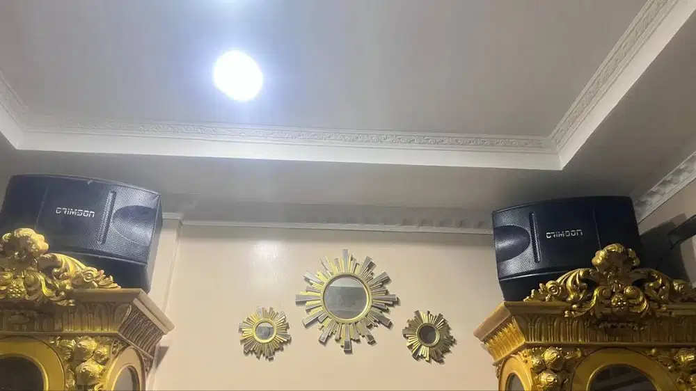 Dijual satu set speker sama ampli nya