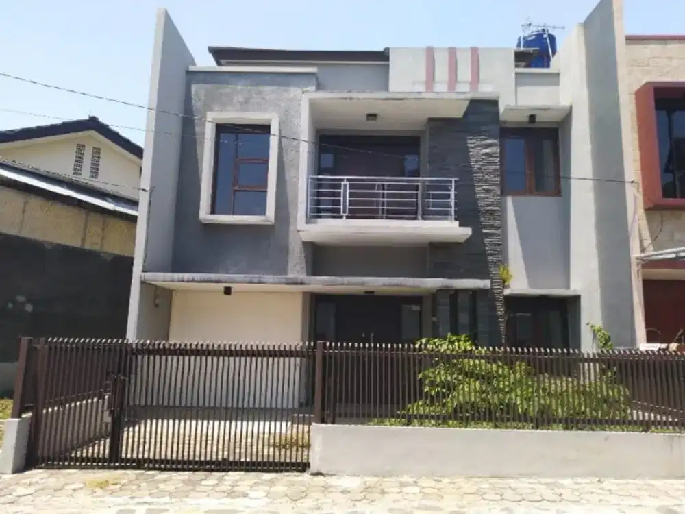 Rumah Pusat Kota dalam Cluster di Sayap Lengkong