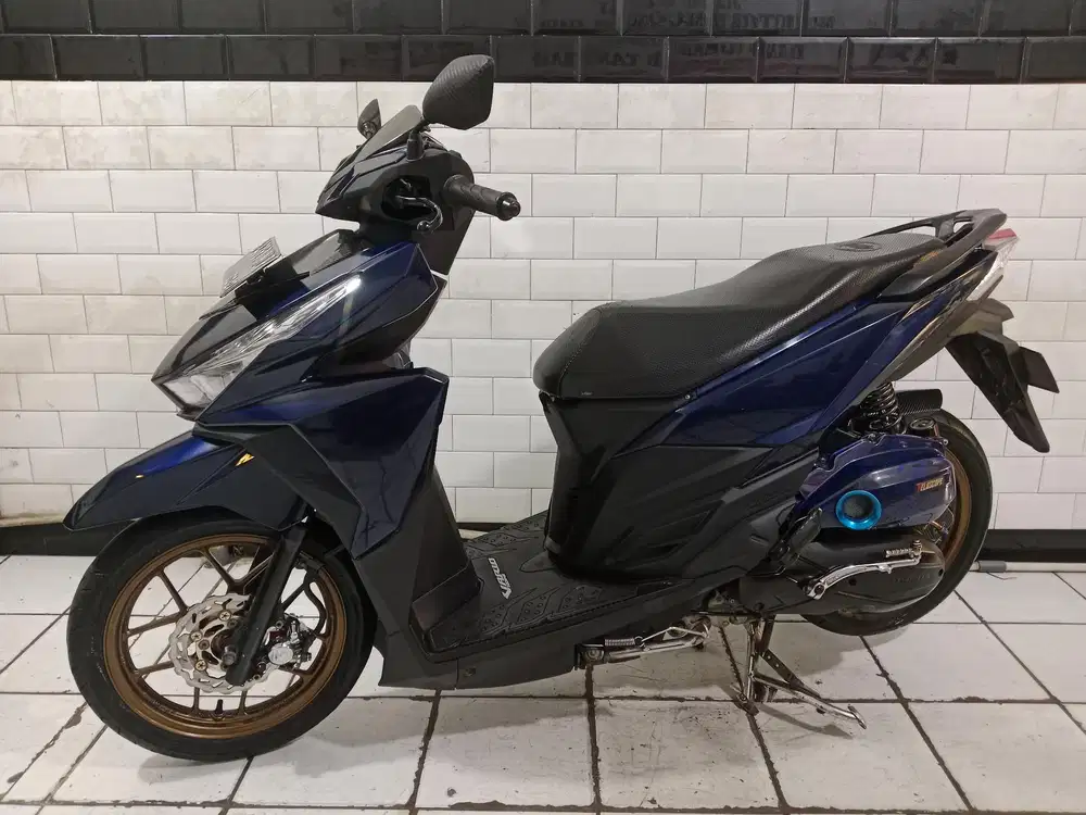 Dijual cepat Vario led old 150 2017 lengkap