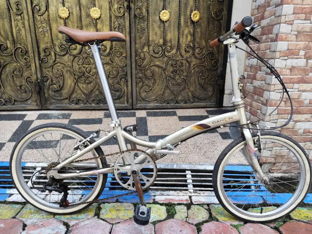 Dahon Roman Sepeda Lipat