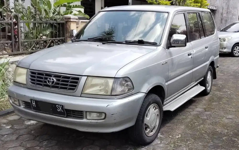 Kijang Kapsul LGX 1.8 Manual Bensin M/T 2021 Silver