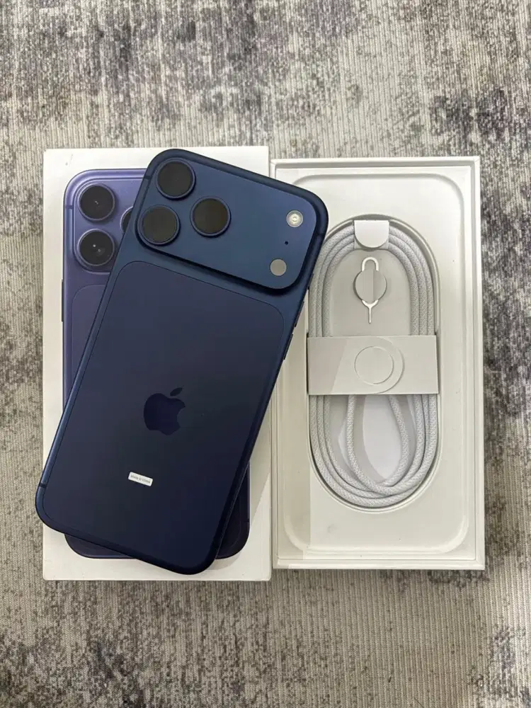 iPhone 17 Pro Max 256GB Blue Like New 10 Hari Pakai Fullset Garansi