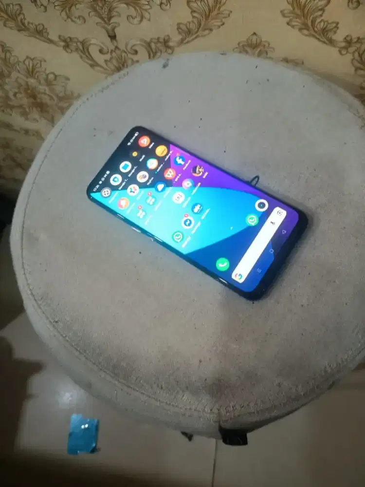 Realme x ram 4/128 minus yg d lingkari ga bs d sentuh lainnya normal,