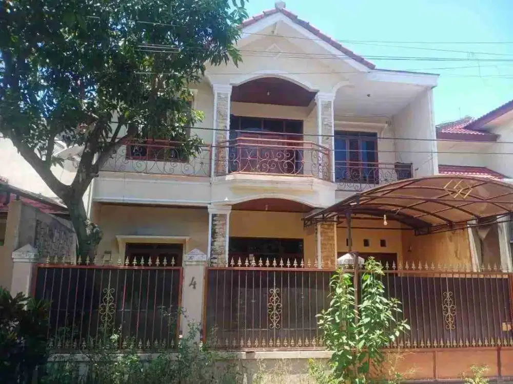 rumah lama terawat lokasi strategis di cluster arcamanik bandung