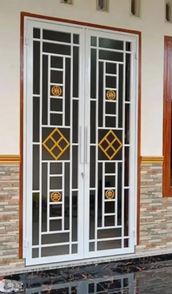 Teralis pintu minimalis