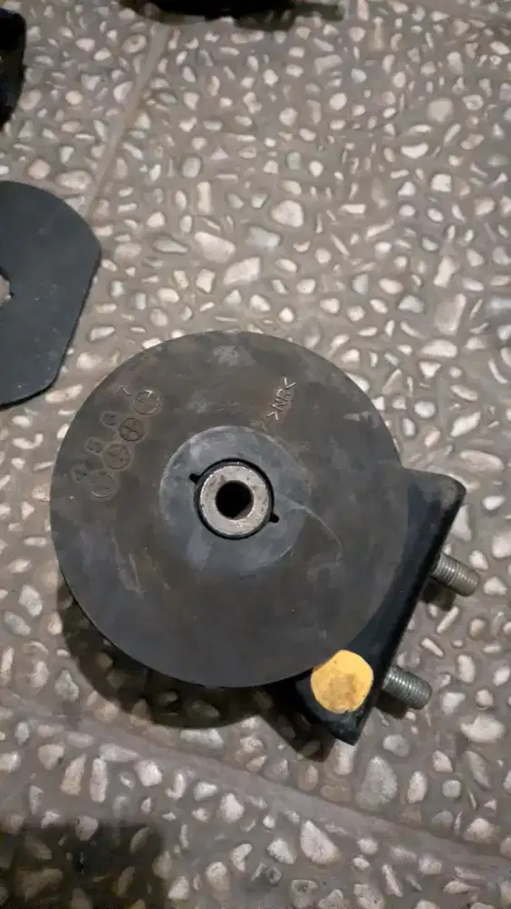 Engine mounting SX4