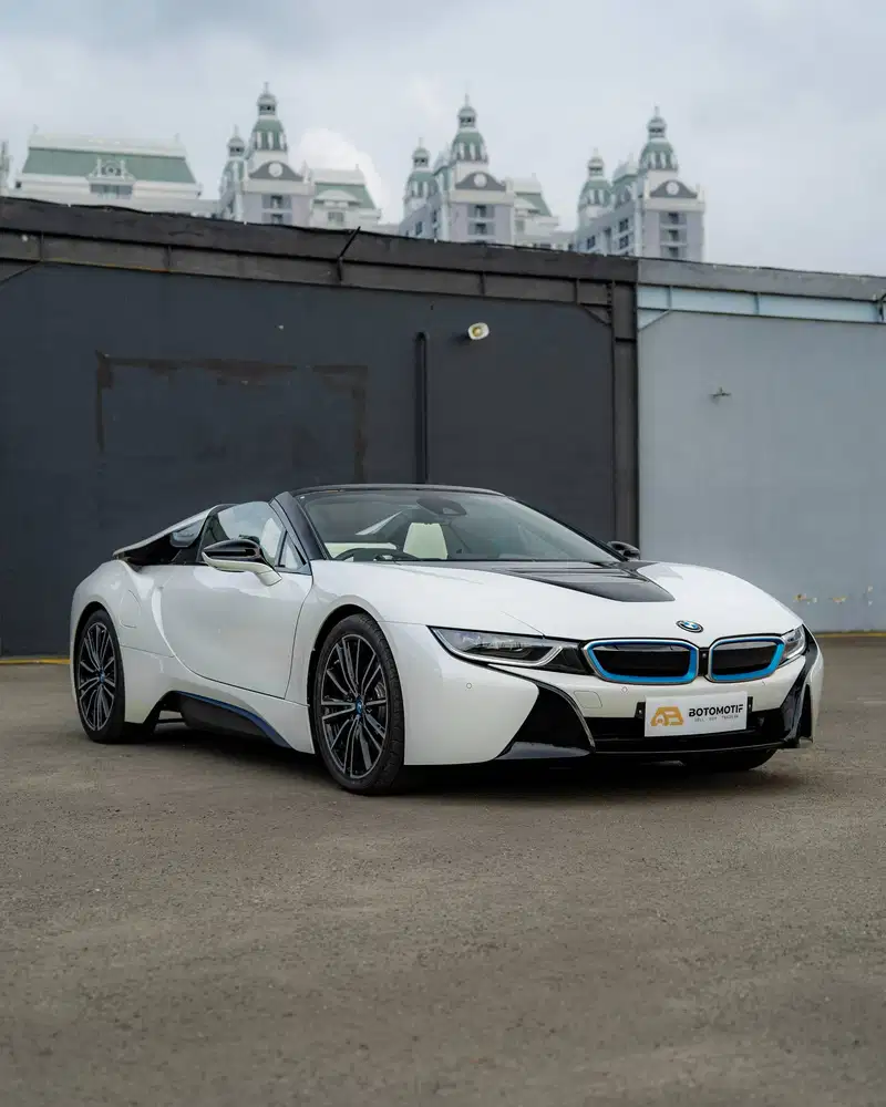 BMW i8 eDrive Roadster 2021