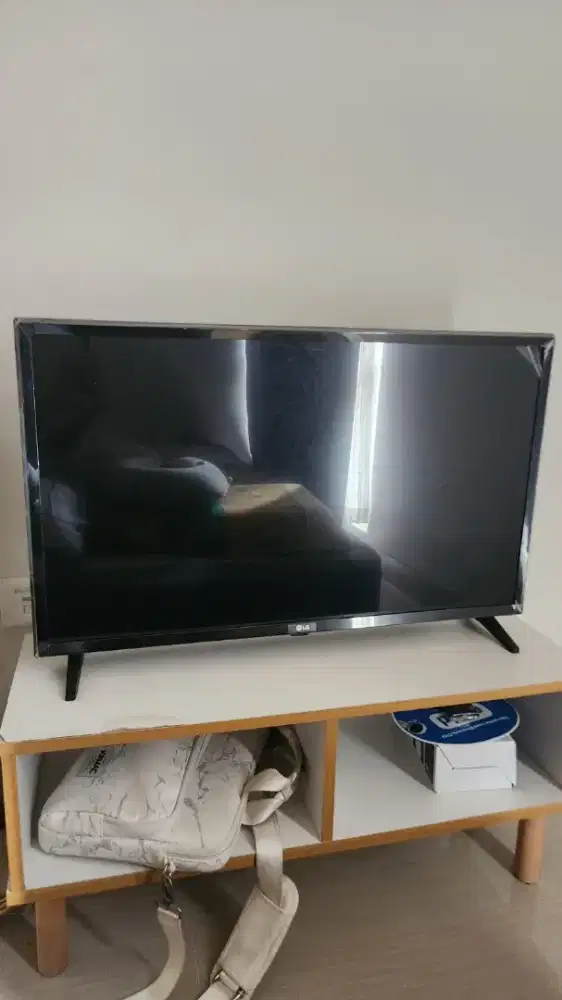Jarang pakai 32 inch TV LG sdh ai
