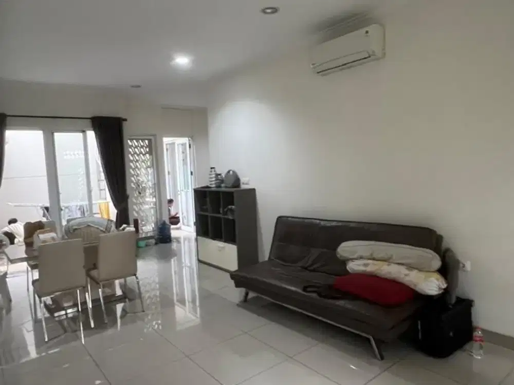 Rumah 4 Kamar Semi Furnished Summarecon Bandung Amanda