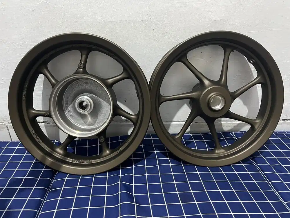 Velg Scoopy warna Favorit