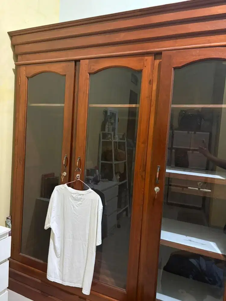 Lemari baju kayu jati