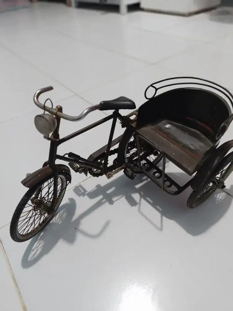 Barang Antik Pajangan