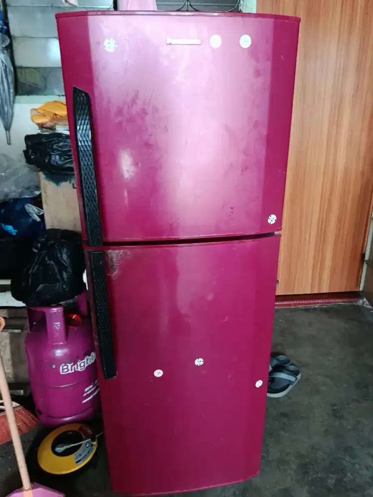 Lemari es Panasonic 2 pintu