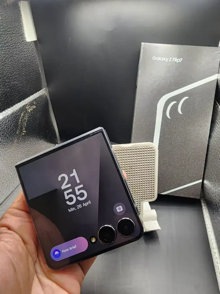 SAMSUNG Z FLIP 7 5G RAM 12/256GB ORIGINAL SEIN MULUS LIKE NEW NOMINUS